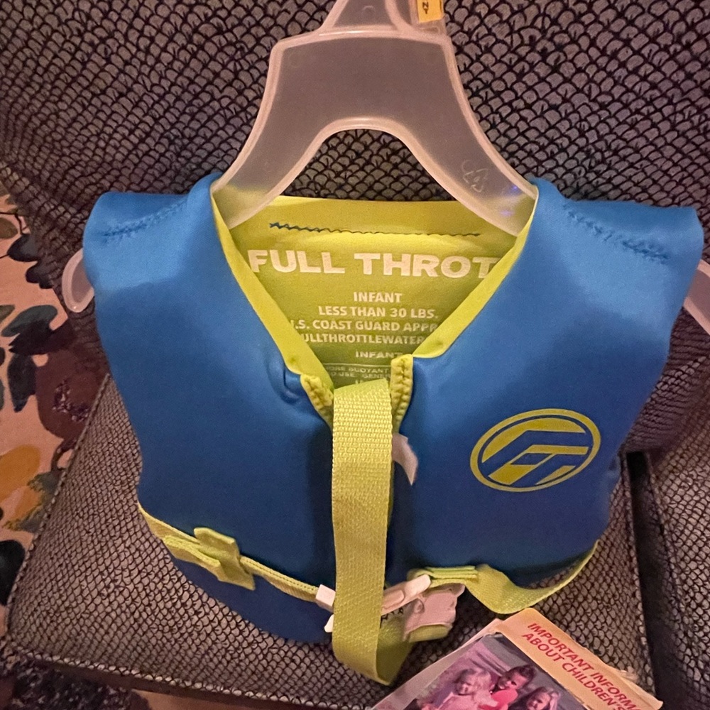 Infant Life Jacket / Vest / Personal Floatation Device Up To 30 Pounds. New/Tag